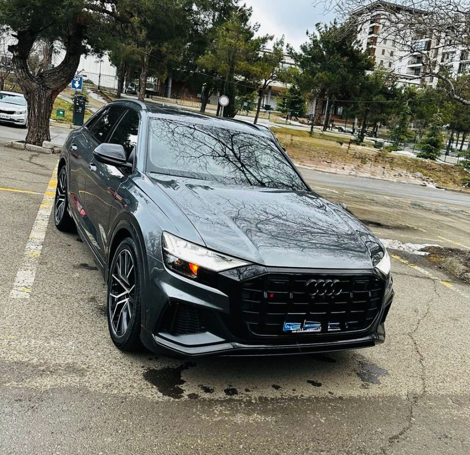 Audi SQ8