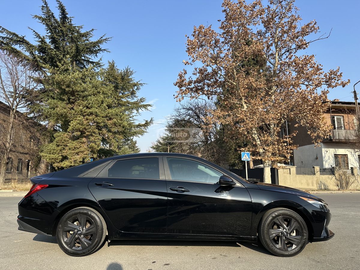 Hyundai Elantra 2021 — photo 2