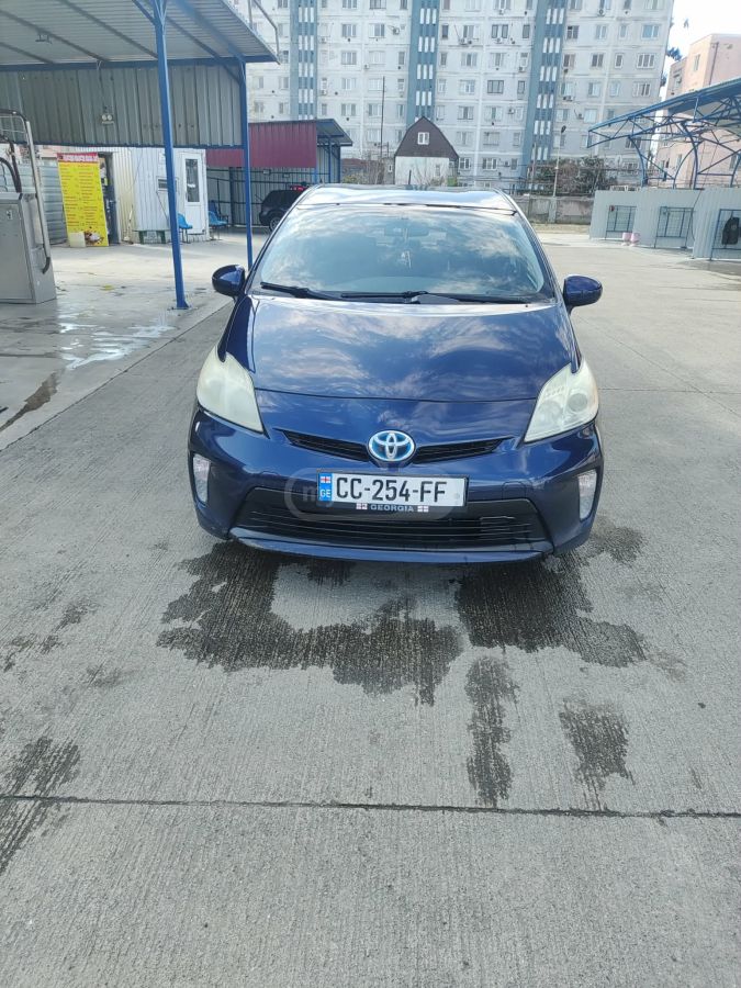 Toyota Prius 2014 — photo 2