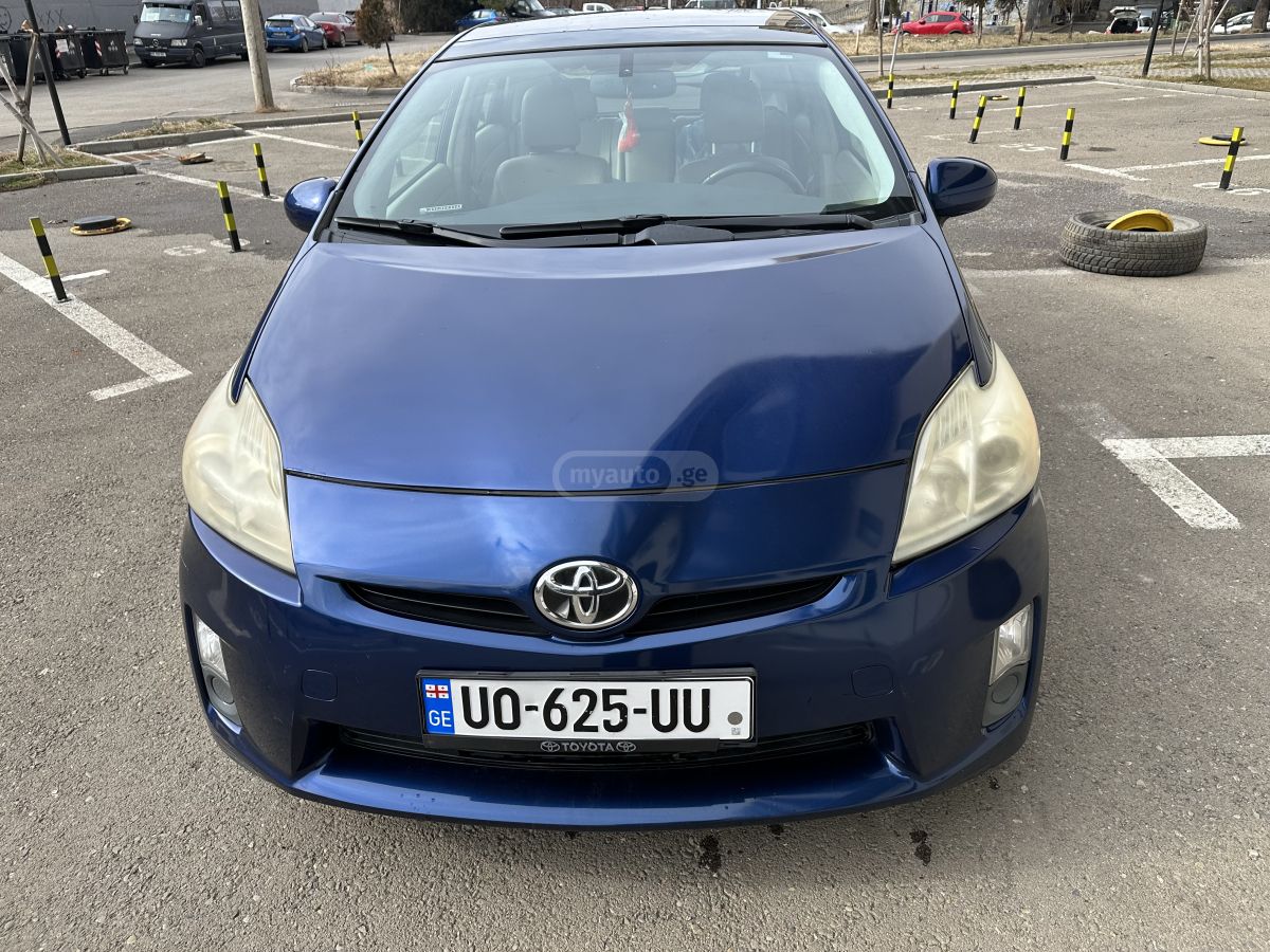 Toyota Prius 2010 — photo 2
