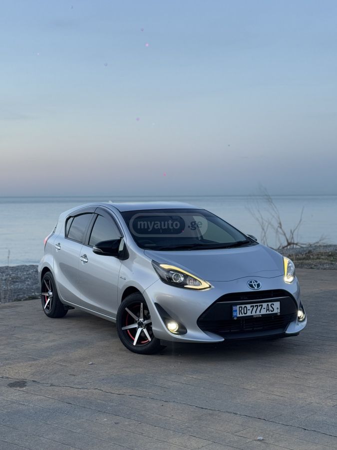 Toyota Aqua 2018 — photo 2