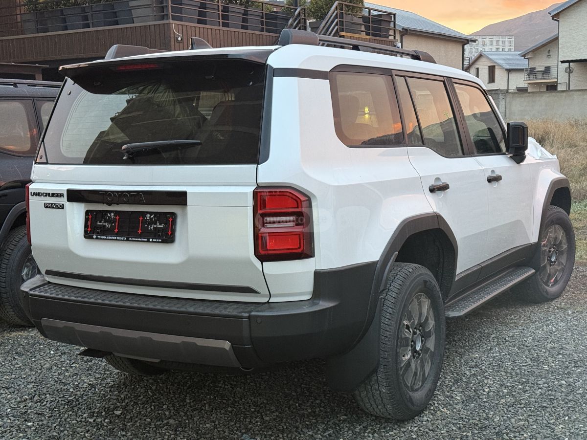 Toyota Land Cruiser Prado 2025 — photo 2