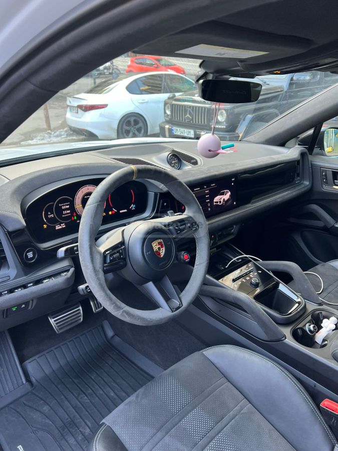 Porsche Cayenne 2024 — photo 2