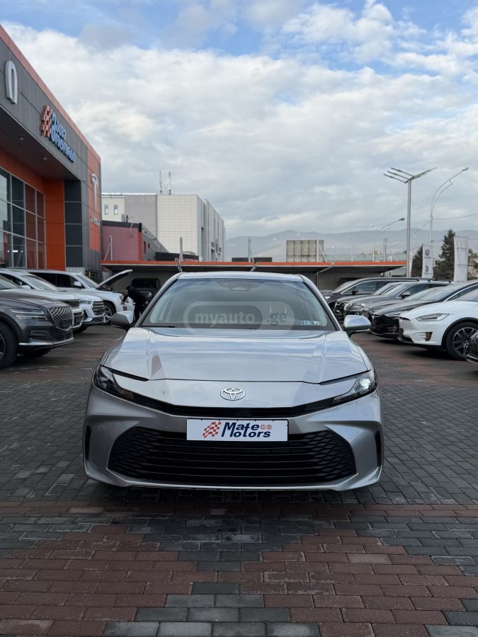 Toyota Camry 2024 — photo 2