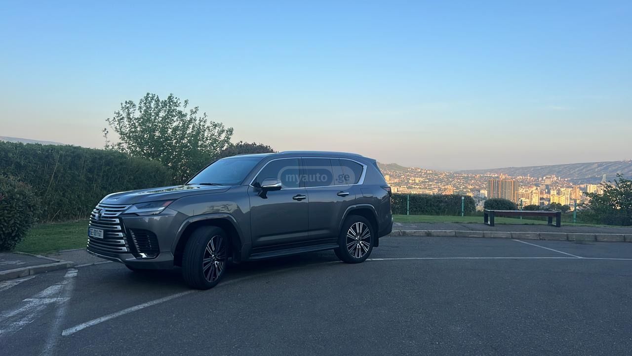 Lexus LX 500 2023 — photo 2