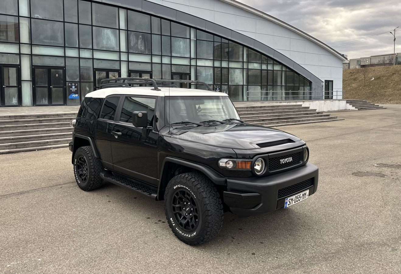 Toyota FJ Cruiser 2010 — photo 2