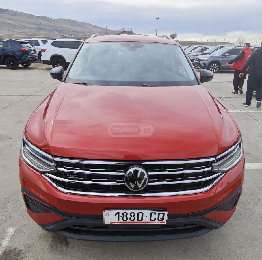 Volkswagen Tiguan 2022 — photo 2