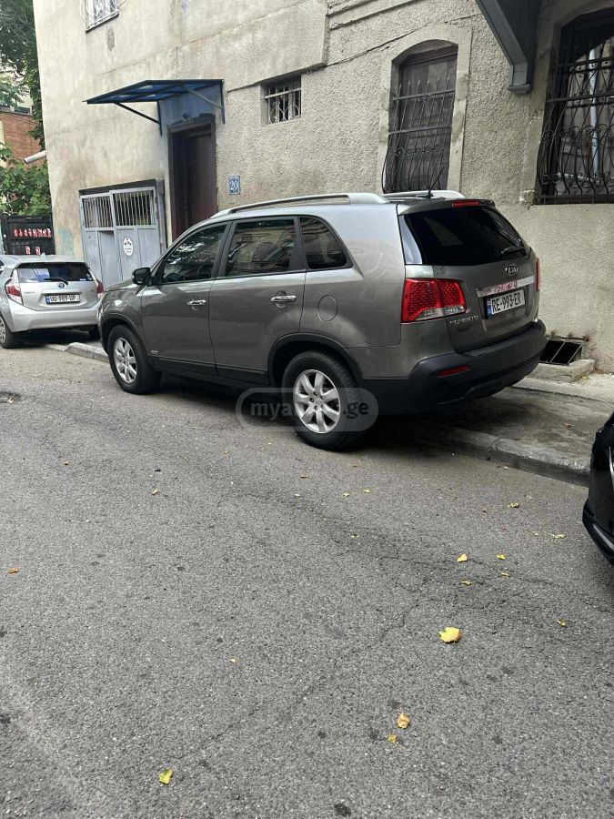 Hyundai Santa Fe 2011 — photo 2