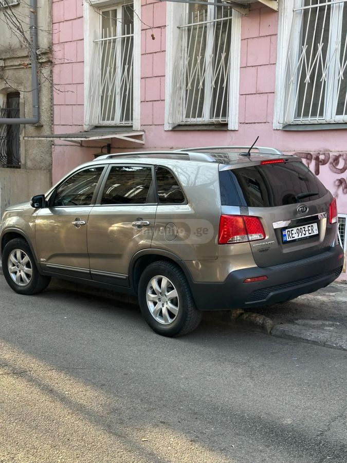 Kia Sportage 2011 — photo 2