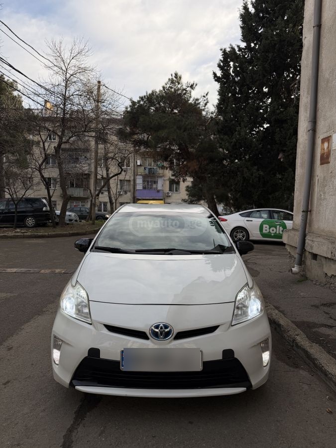 Toyota Prius 2012 — photo 2