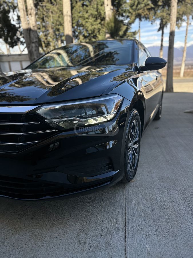 Volkswagen Jetta 2019 — photo 2