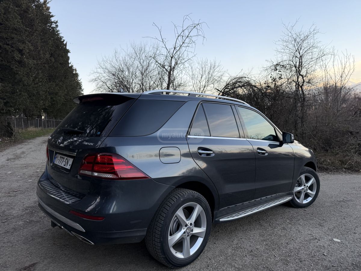 Mercedes-Benz GLE 350 2016 — photo 2