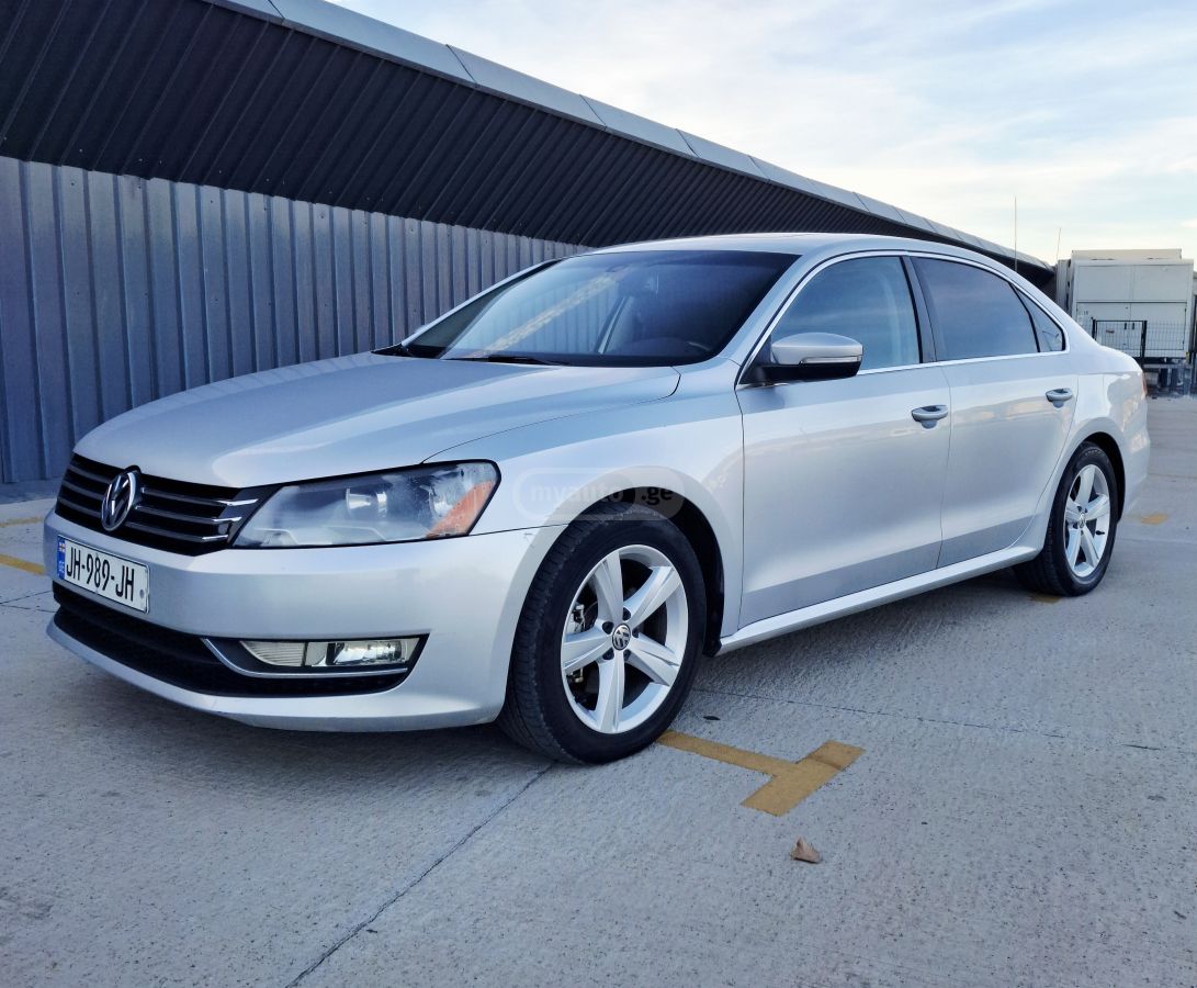 Volkswagen Passat 2013 — photo 2