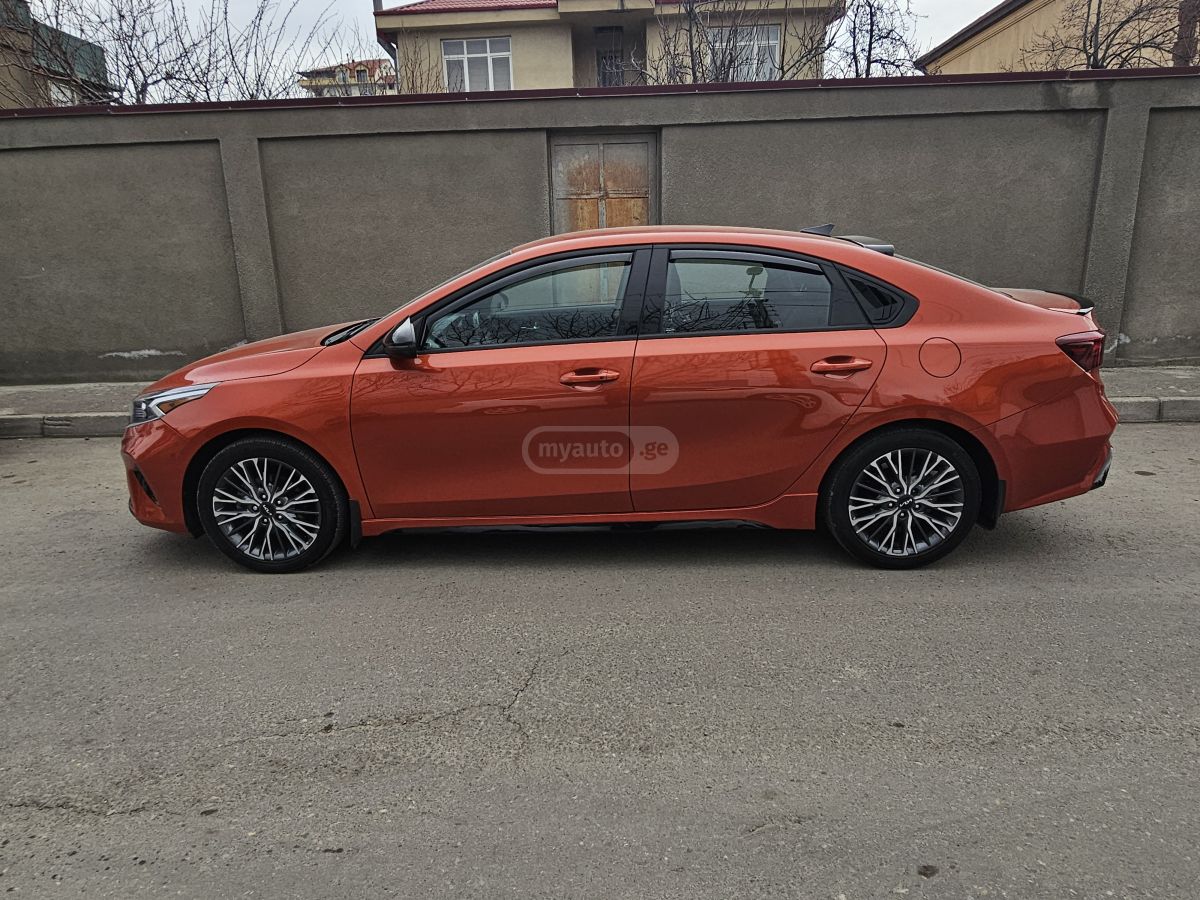 Kia Forte 2023 — photo 2