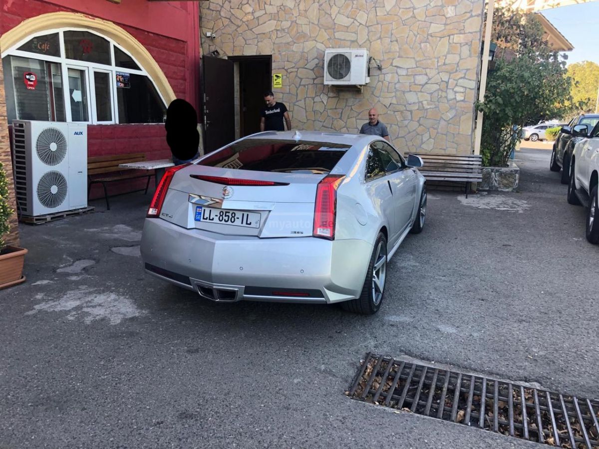 Cadillac CTS 2012 — photo 2