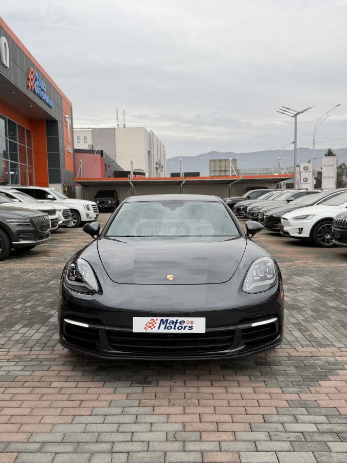 Porsche Panamera 2018 — photo 2