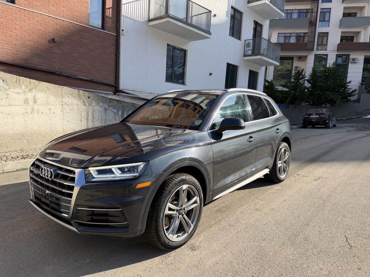 Audi Q5 2019 — photo 2