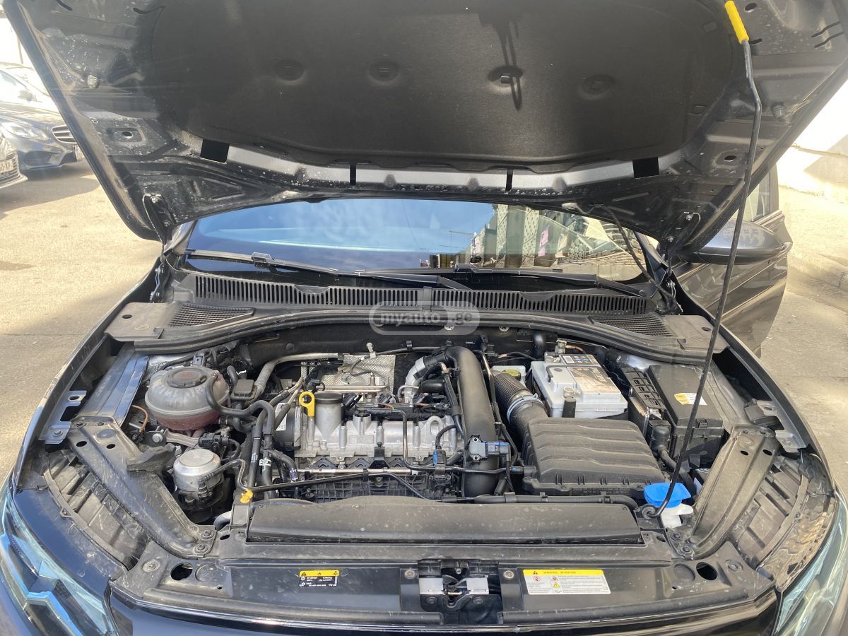 Volkswagen Jetta 2021 — photo 2