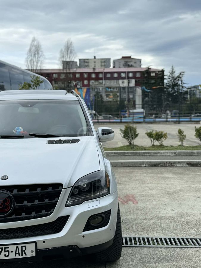 Mercedes-Benz ML 350 2010 — photo 2