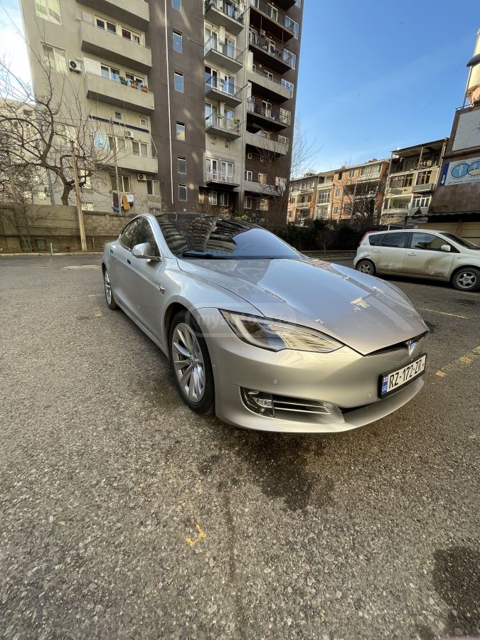Tesla Model S 2017 — photo 2