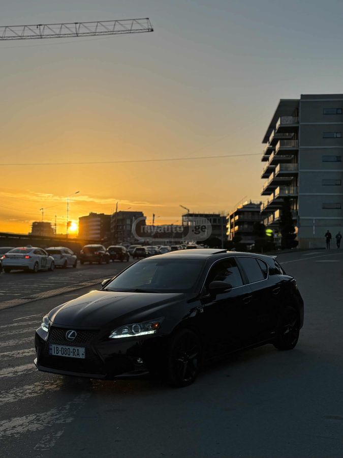 Lexus CT 200 h