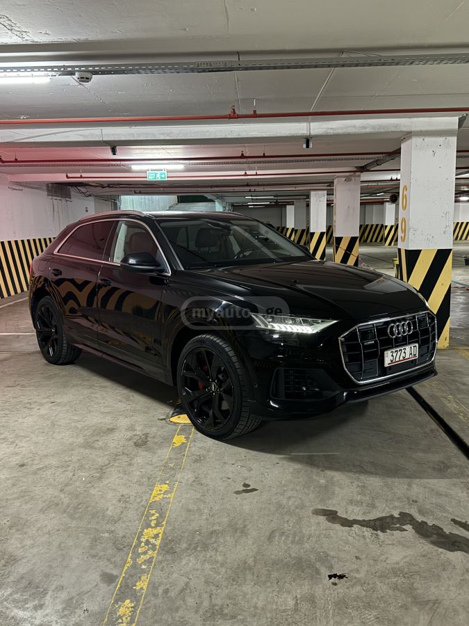 Audi Q8