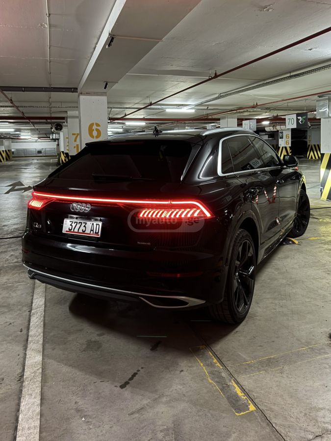 Audi Q8 2019 — photo 2