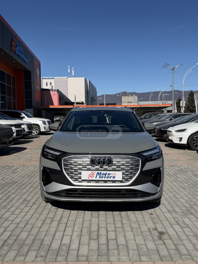 Audi Q4 e-tron 2024 — photo 2