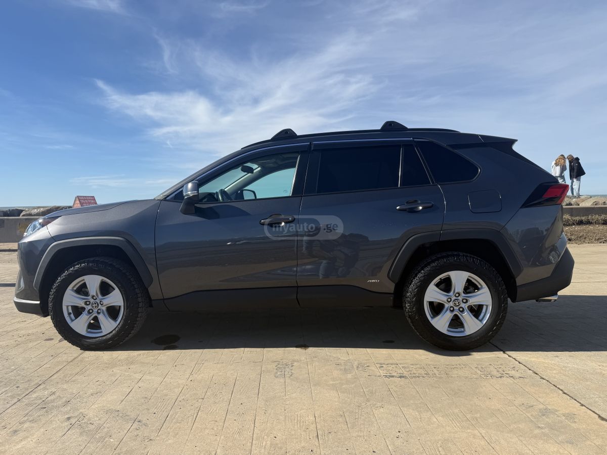 Toyota RAV4 2021 — photo 2