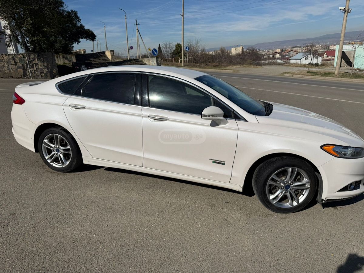 Ford Fusion 2016 — photo 2