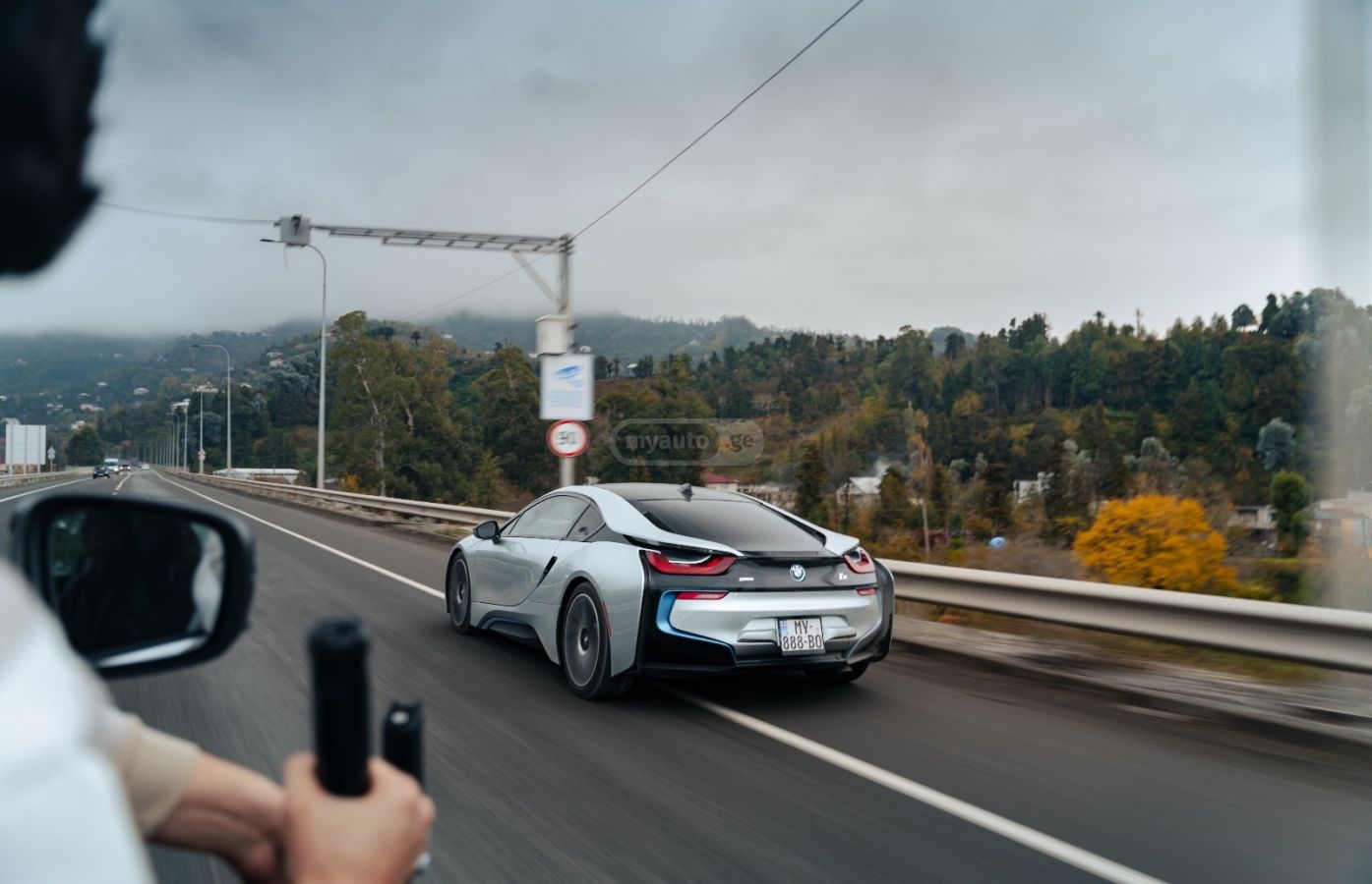 BMW i8 2016 — photo 2