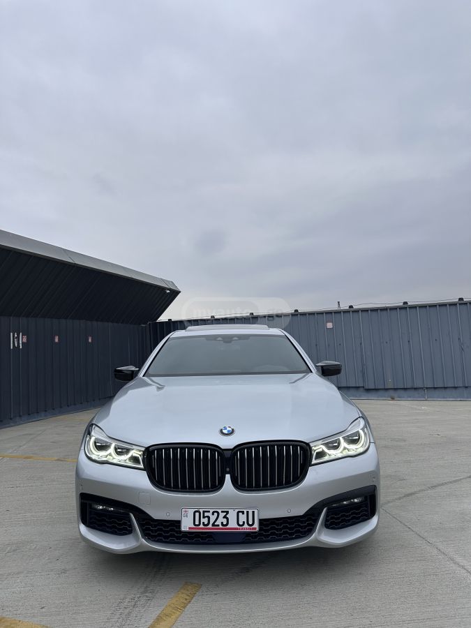 BMW 750 2016 — photo 2