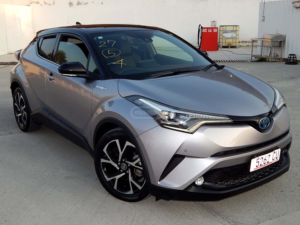 Toyota C-HR 2017 — photo 2