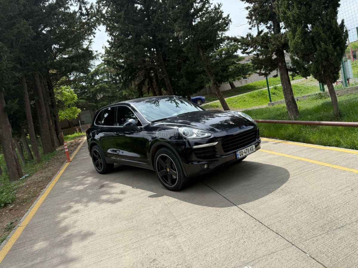 Porsche Cayenne 2017 — photo 2