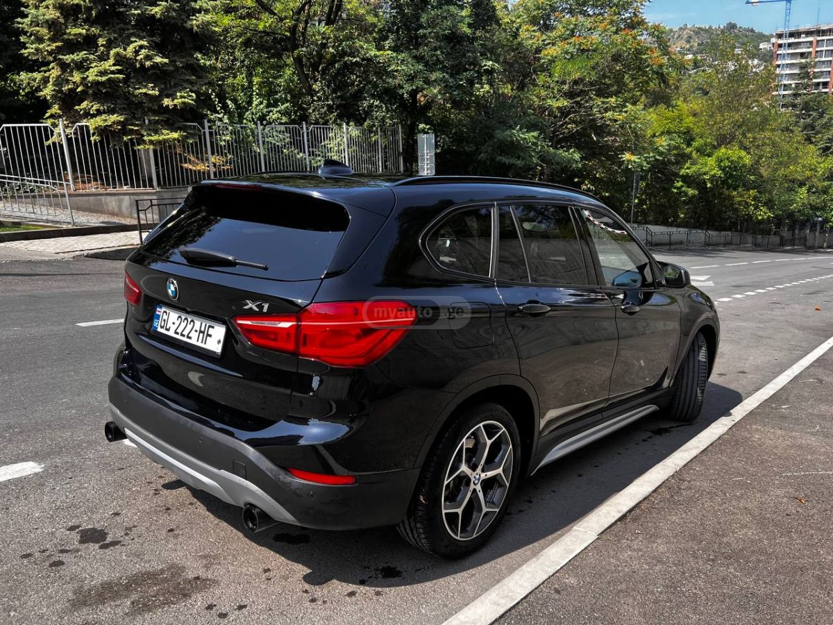 BMW X1