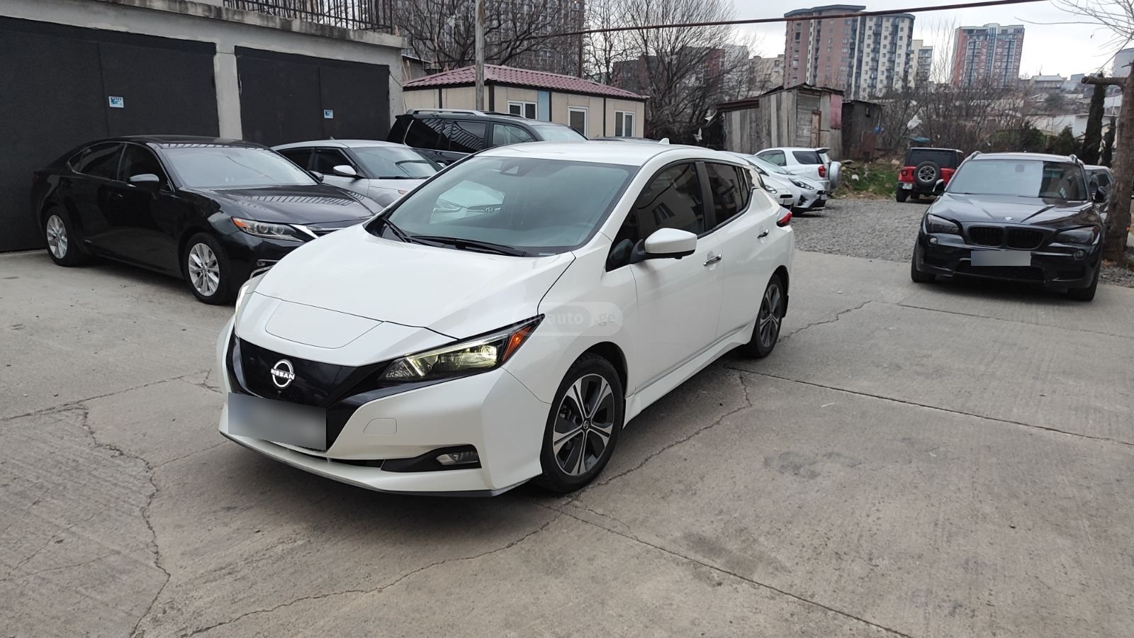 Nissan Leaf 2023 — photo 2