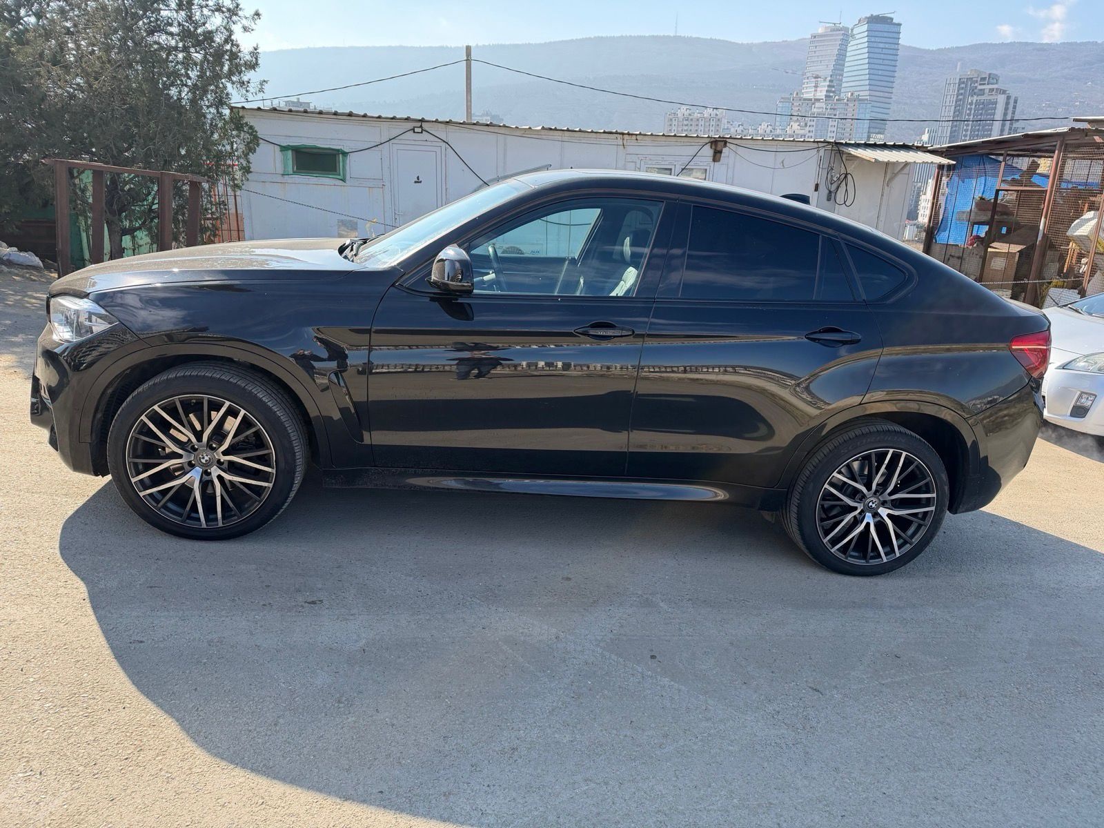 BMW X6 2017 — photo 2