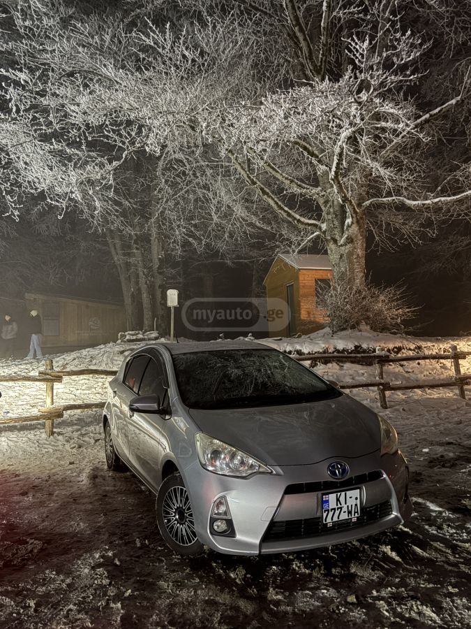 Toyota Aqua 2013 — photo 2