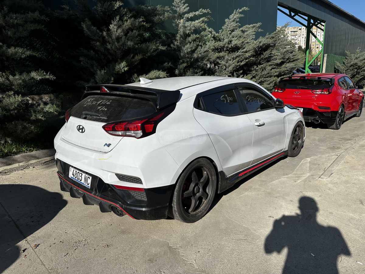 Hyundai Veloster 2019 — photo 2