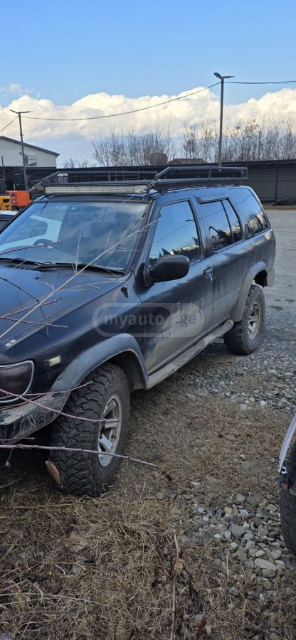 Nissan Pathfinder 1994 — photo 2