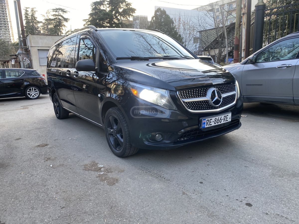 Mercedes-Benz Metris Passenger Van