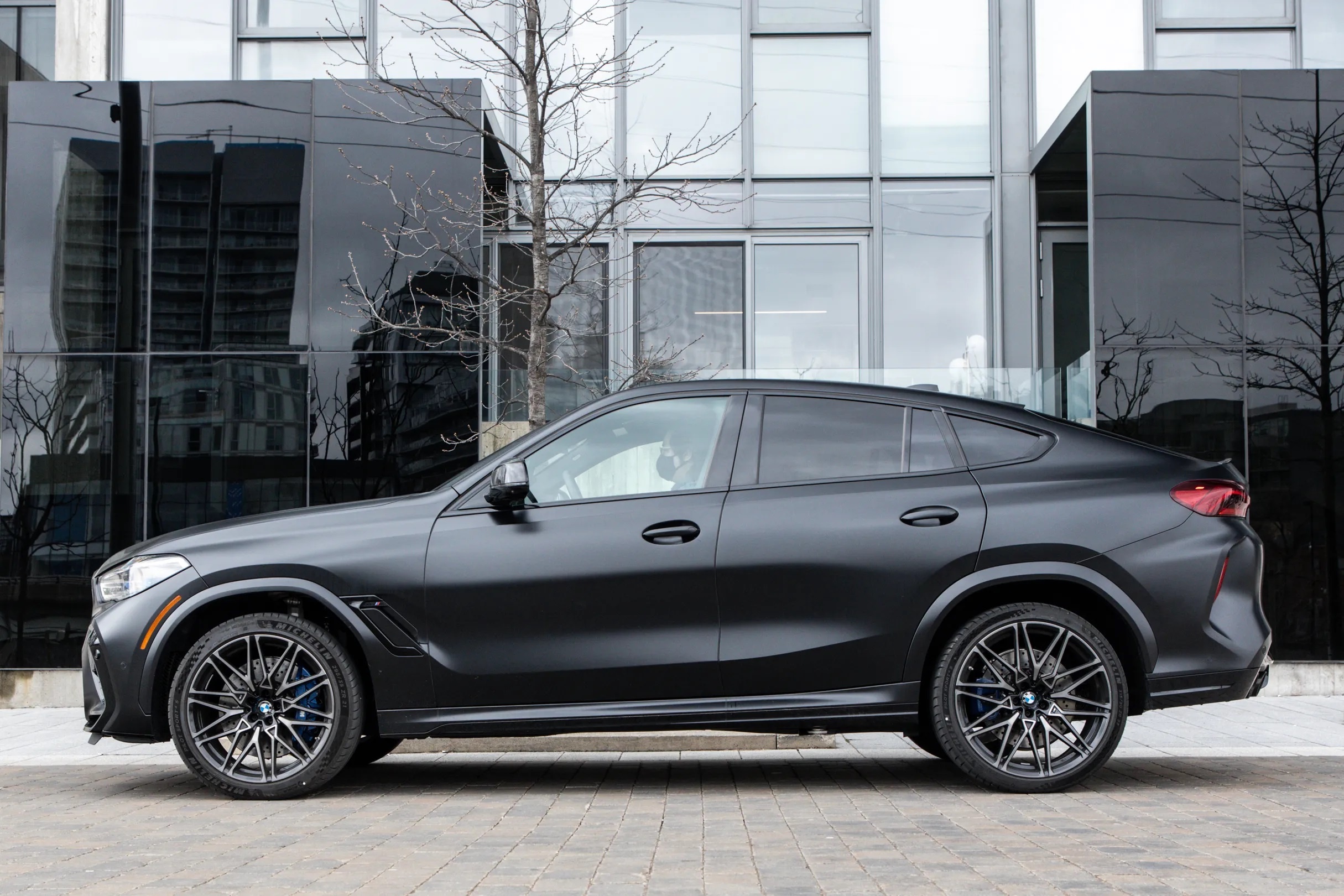 BMW X6 2021 — photo 2