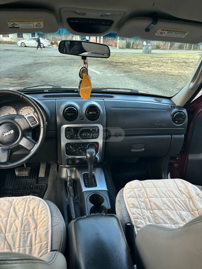 Jeep Liberty 2001 — photo 2