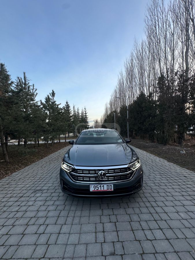 Volkswagen Jetta 2020 — photo 2