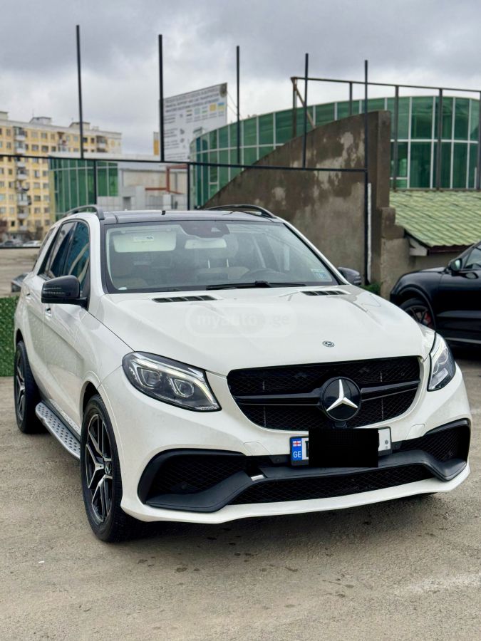 Mercedes-Benz GLE 400 2018 — photo 2