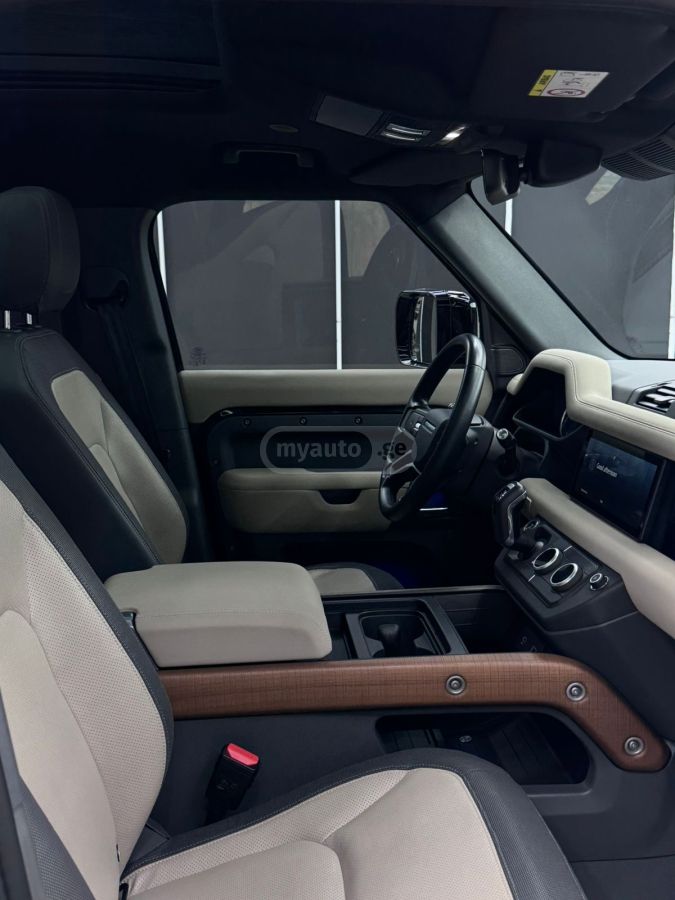 Land Rover Defender 110 2022 — photo 2