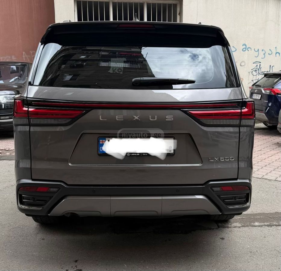 Lexus LX 600 2023 — photo 2