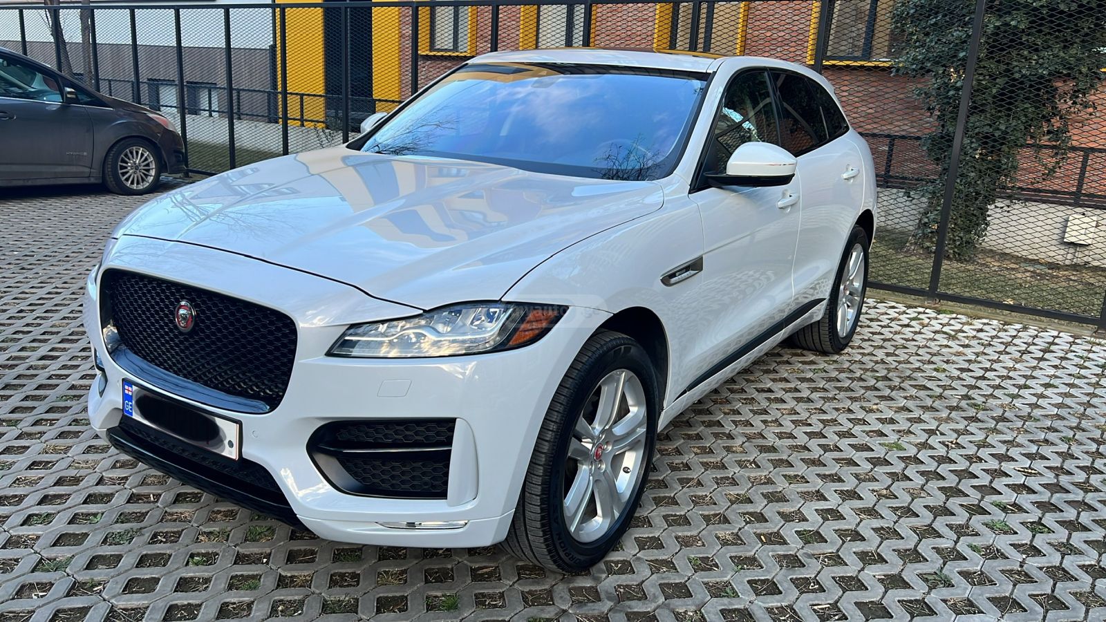 Jaguar F-Pace