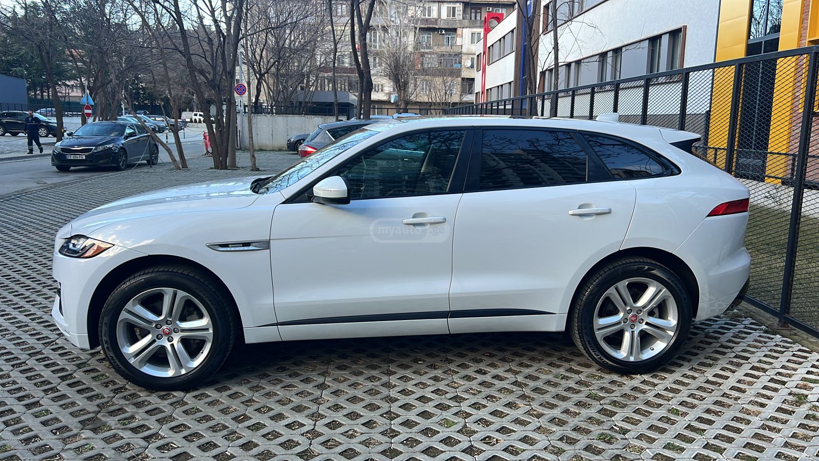 Jaguar F-Pace 2017 — photo 2