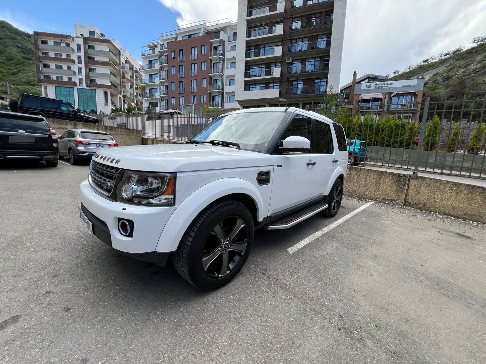 Land Rover LR4 2015 — photo 2